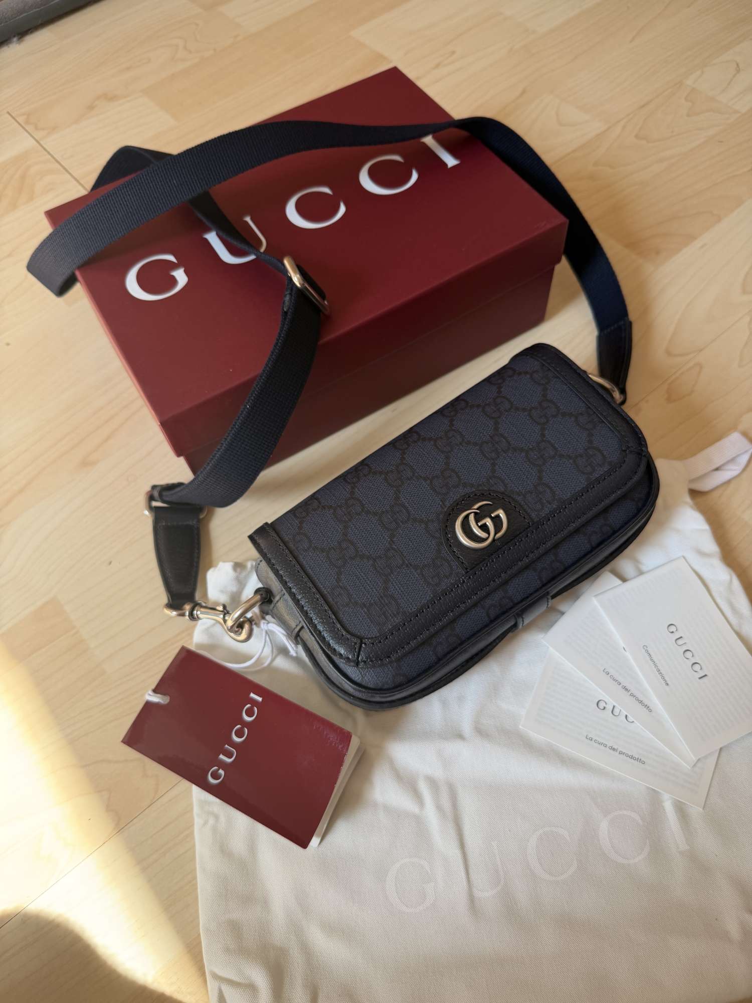 Gucci GG monogram Shoulder bag
