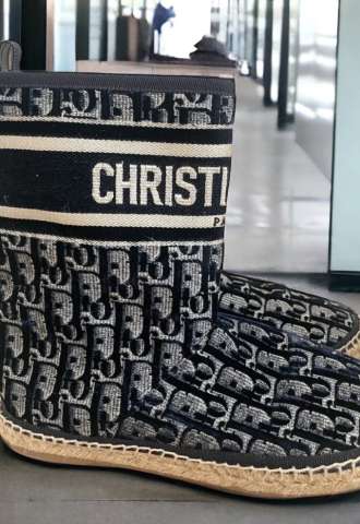 https://www.vipluxury.sk/Dior čižmy