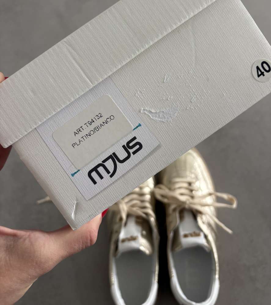 Zlaté nové kožené tenisky Mjus