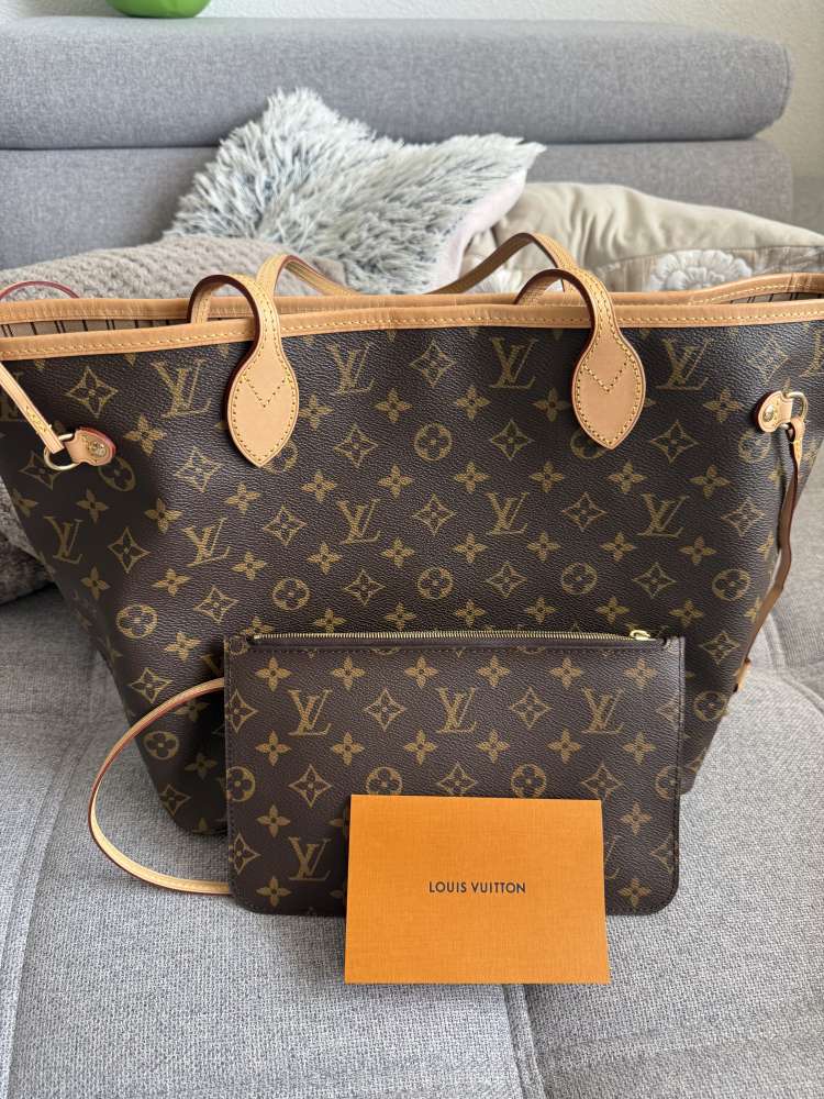 LV neverfull pochette
