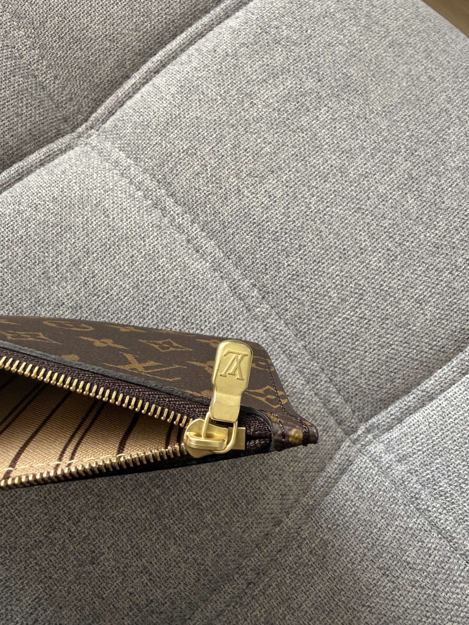 LV neverfull pochette