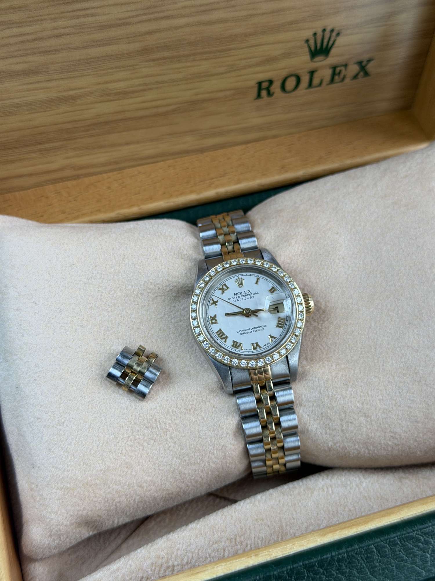 Hodinky Rolex DateJust 26mm Celá sada Zaruka Diamanty, Top stav Ref.69173