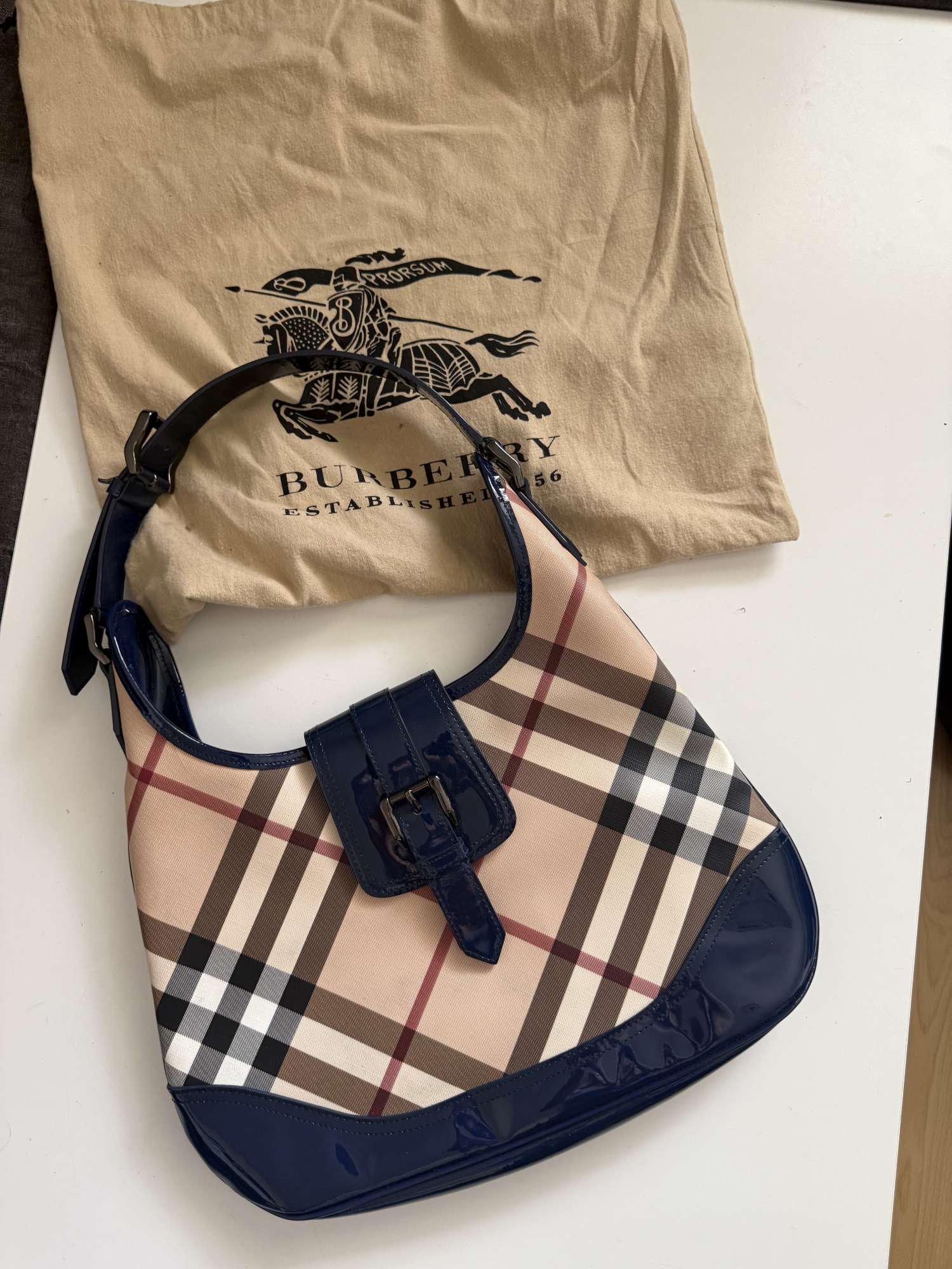 Burberry hobo kabelka