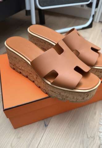 https://www.vipluxury.sk/Hermes sandalky