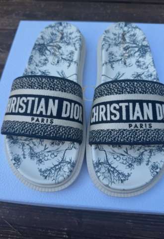 https://www.vipluxury.sk/Dior mules