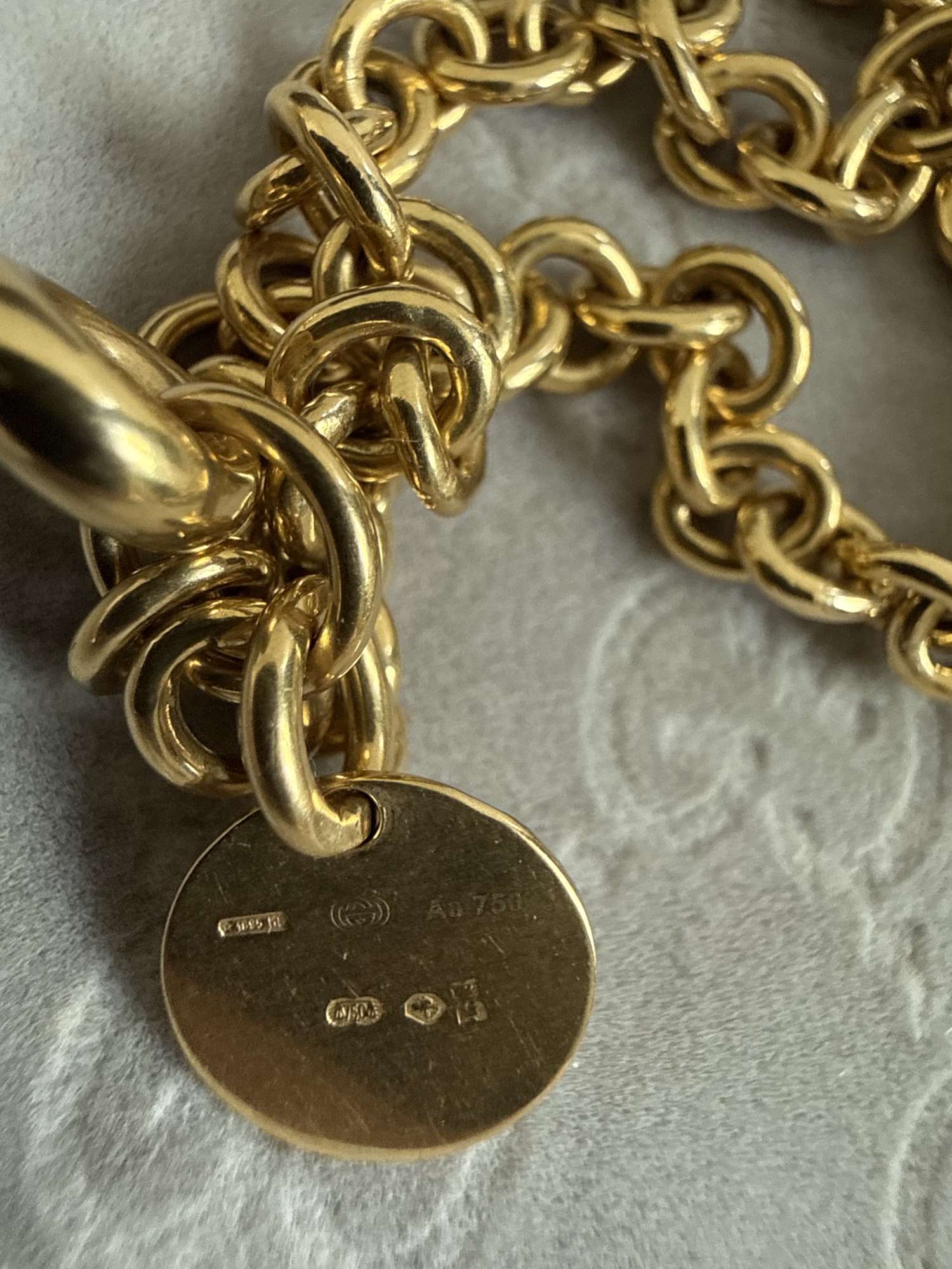 Gucci 18-karátový žltý zlatý prívesok s motívom koňa, vintage