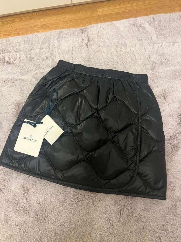 Moncler sukna