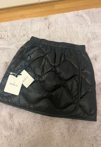 https://www.vipluxury.sk/Moncler sukna