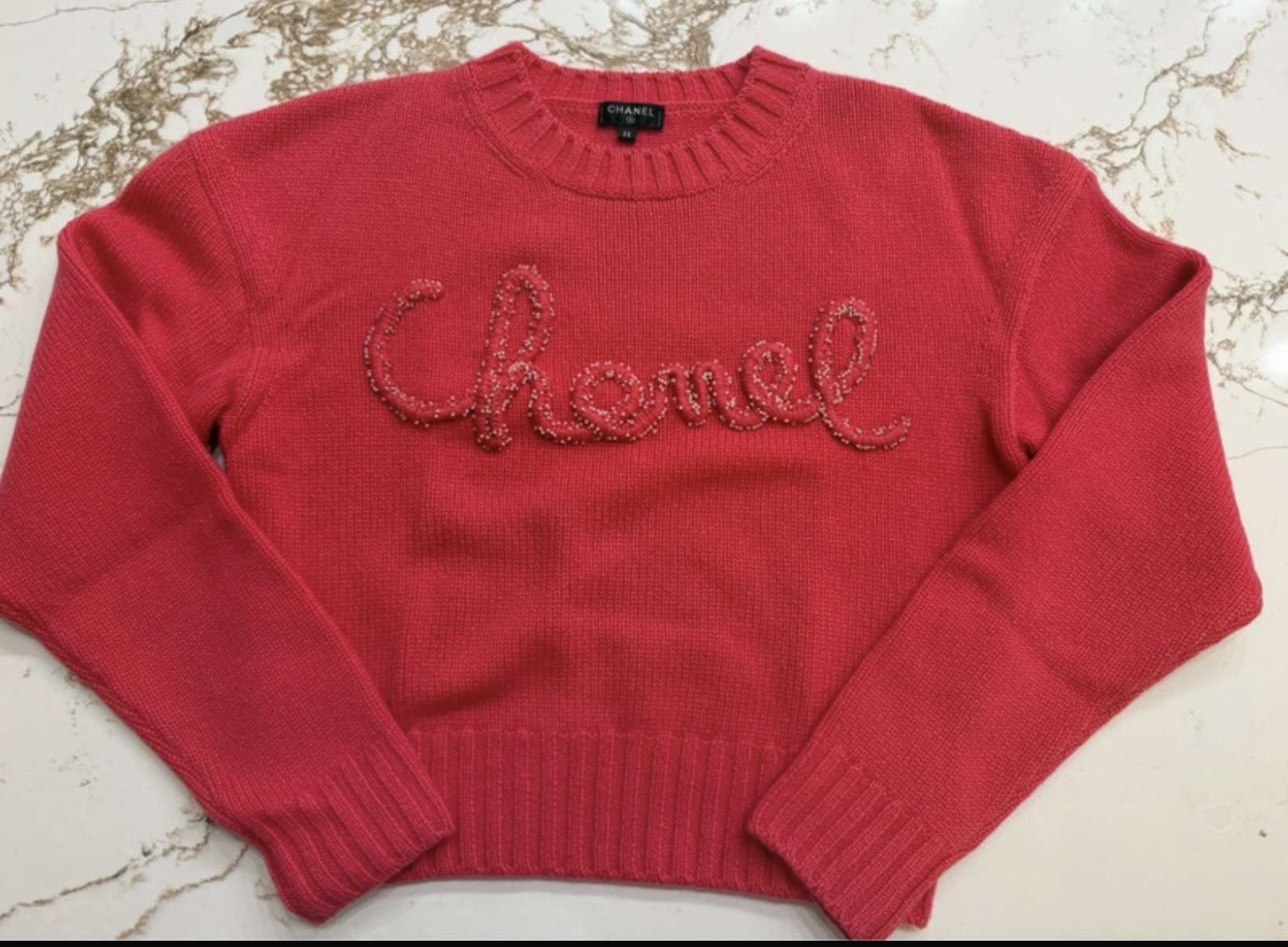 Chanel sveter