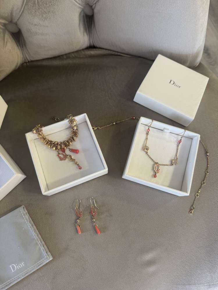 Christian Dior sada koral