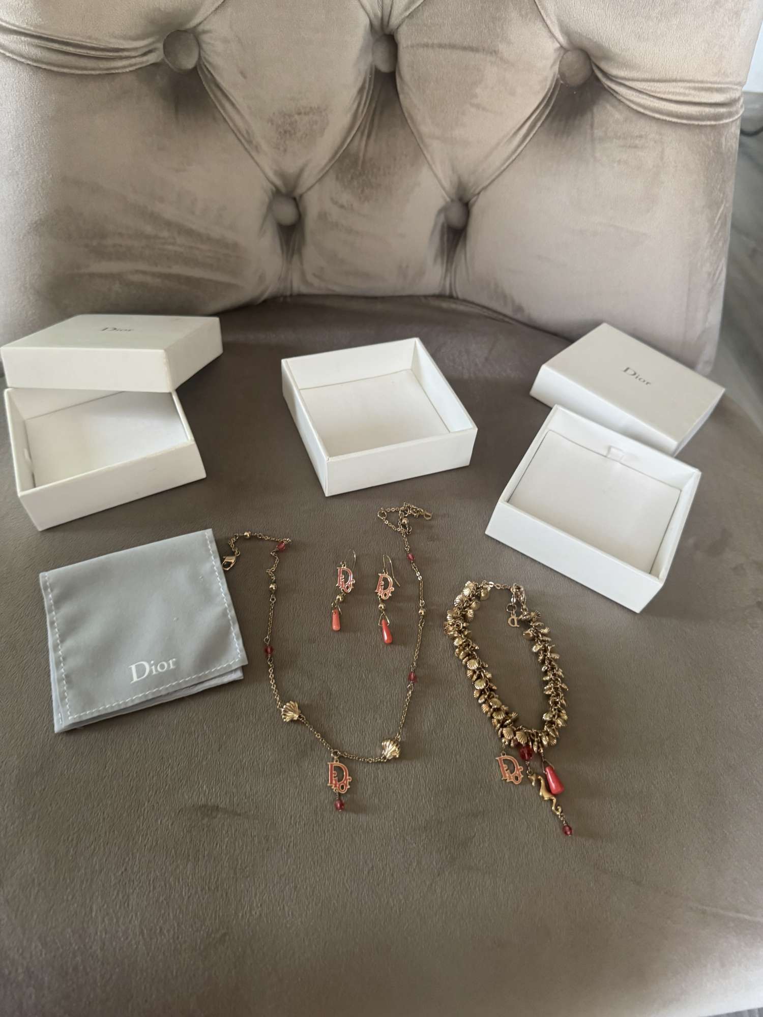 Christian Dior sada koral