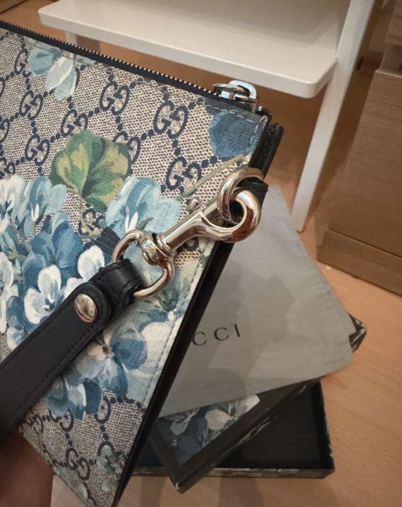 Gucci clutch