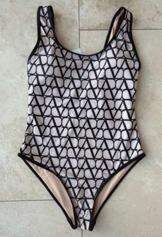 https://www.vipluxury.sk/VALENTINO plavky