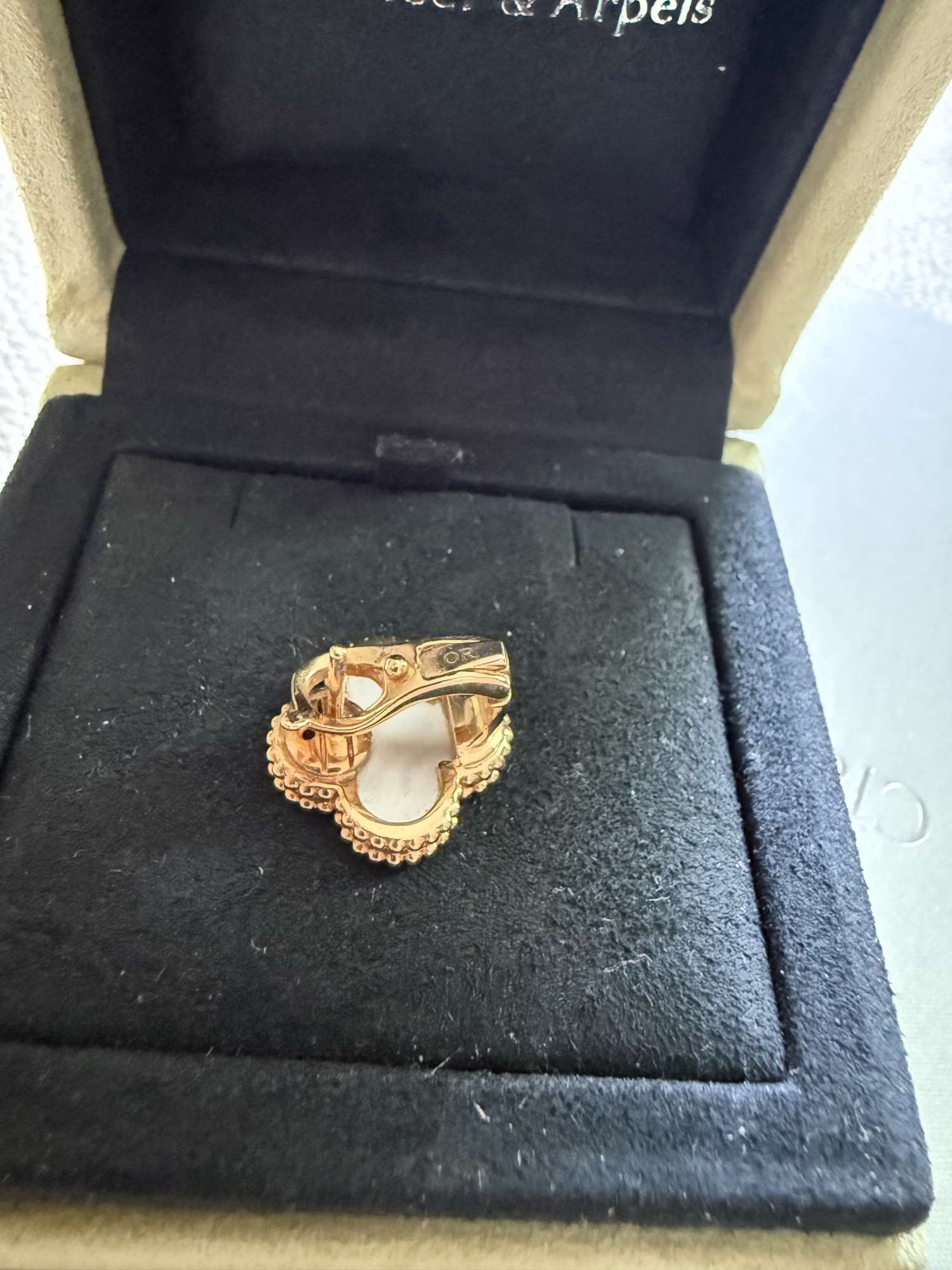 Náušnice Van Cleef&Arpels Magic Alhambra z perlete