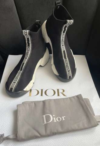 https://www.vipluxury.sk/Dior tenisky