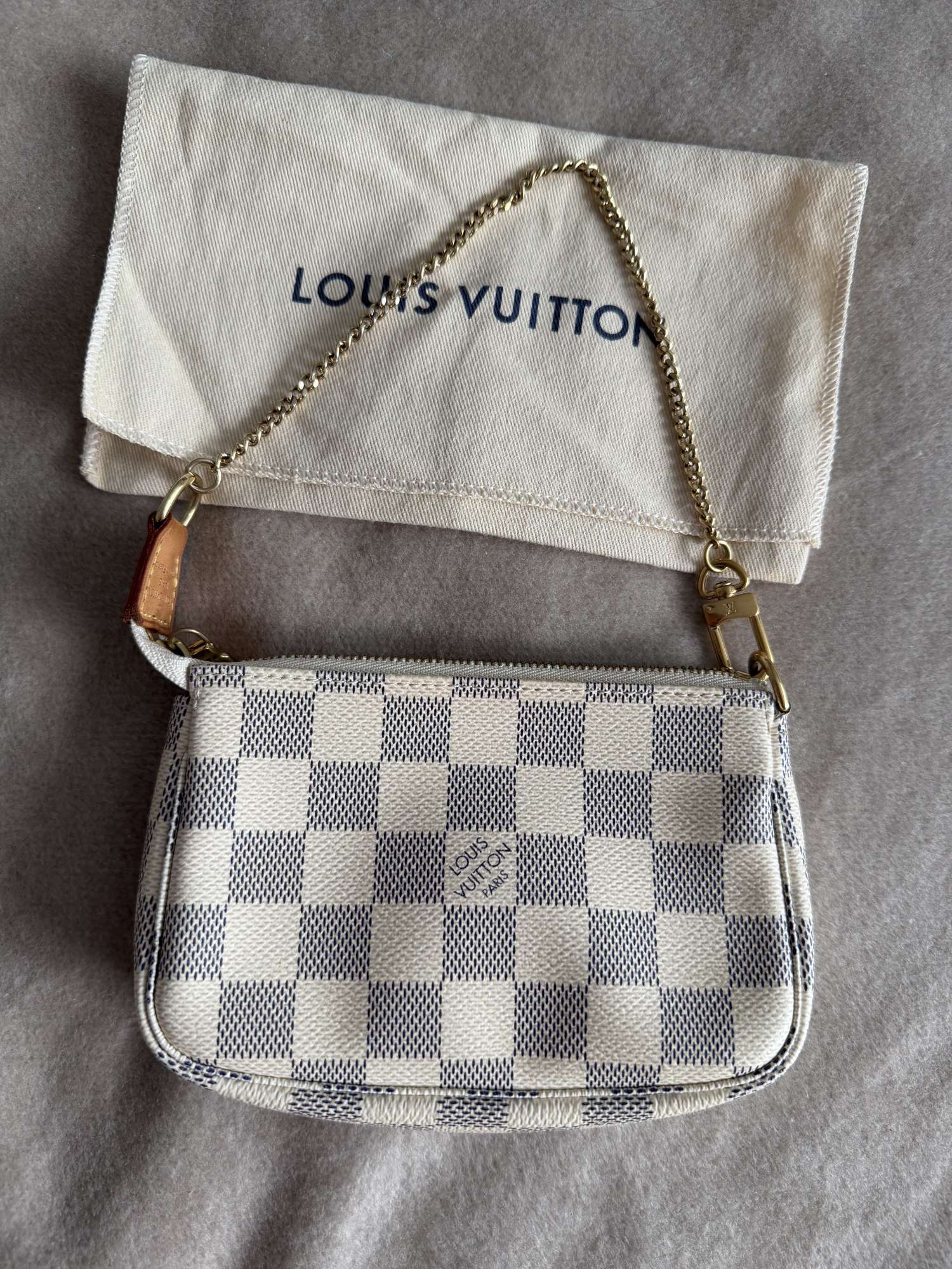 Louis Vuitton mini pochette