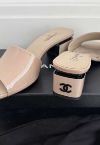 https://www.vipluxury.sk/Chanel sandalky
