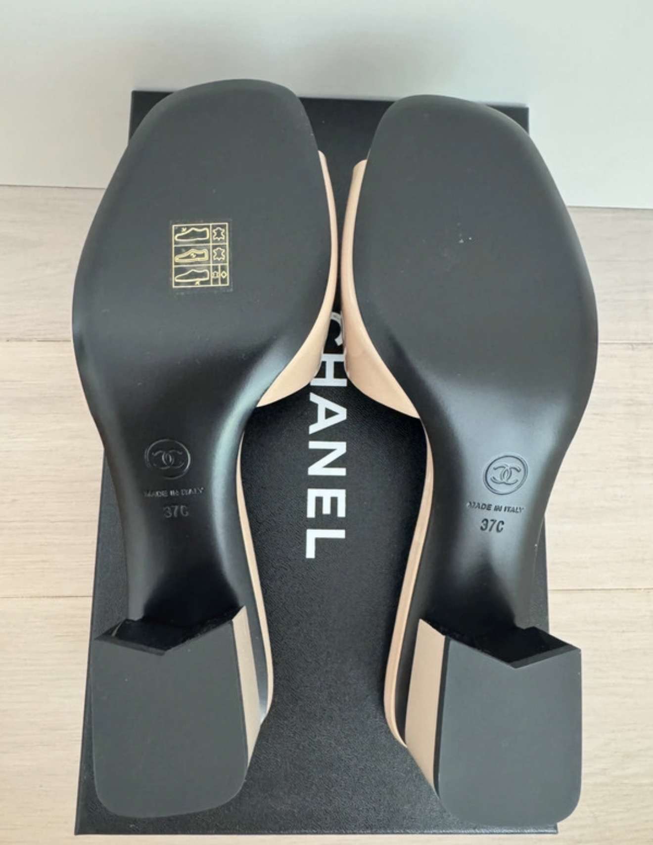 Chanel sandalky
