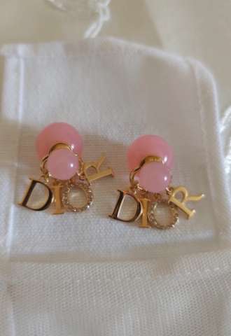https://www.vipluxury.sk/Dior náušnice