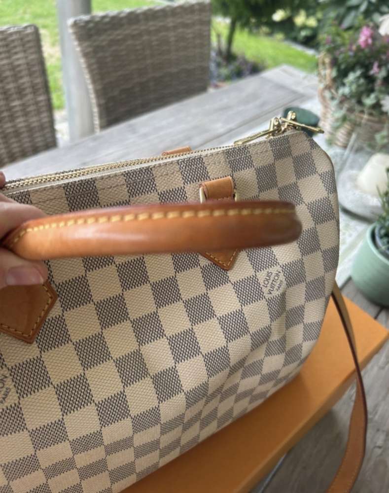 Louis Vuitton speedy 30