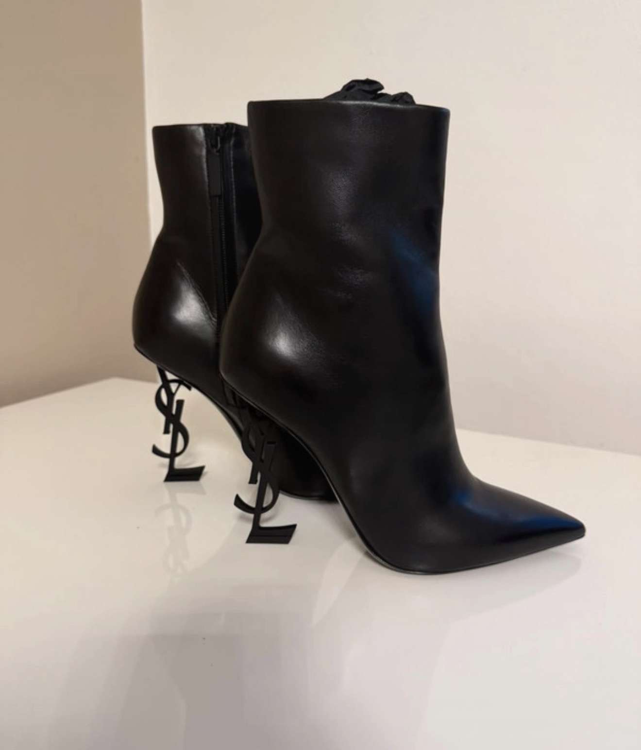 YSL kotnicky