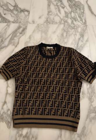 https://www.vipluxury.sk/Fendi svetrik