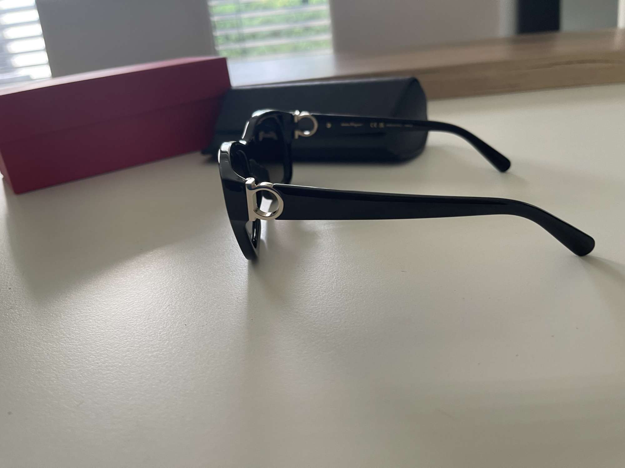 Ferragamo slnečné okuliare