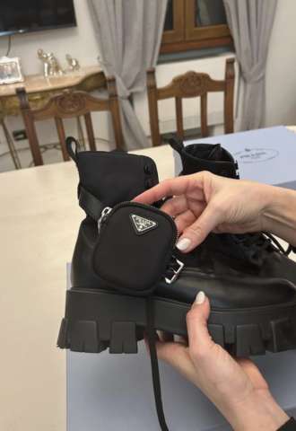 https://www.vipluxury.sk/Prada čižmy