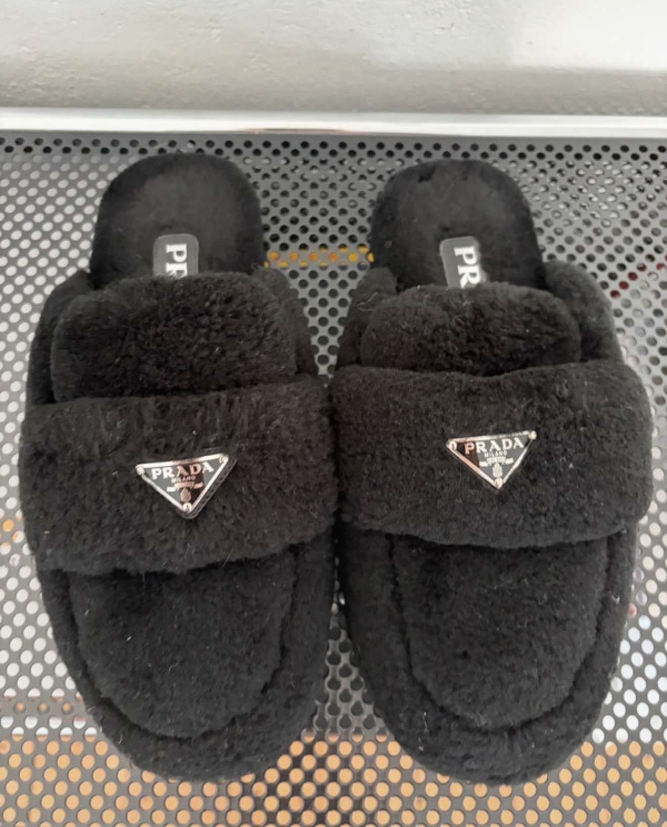 Prada šľapky