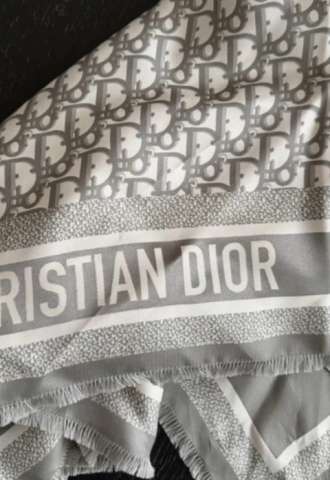 https://www.vipluxury.sk/Dior šatka
