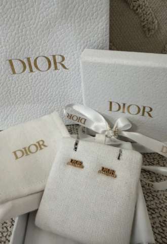 https://www.vipluxury.sk/Dior náušnice