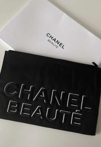 https://www.vipluxury.sk/Chanel beauty clutch