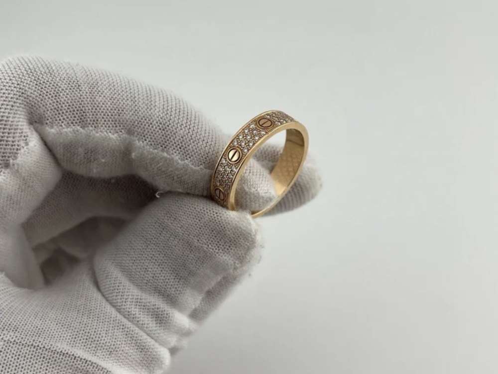 Cartler love aĺl diamond