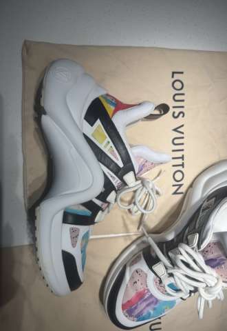 https://www.vipluxury.sk/Louis Vuitton LV Archlight