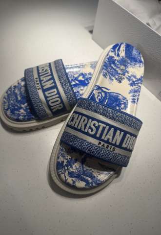 https://www.vipluxury.sk/Christian Dior Dway