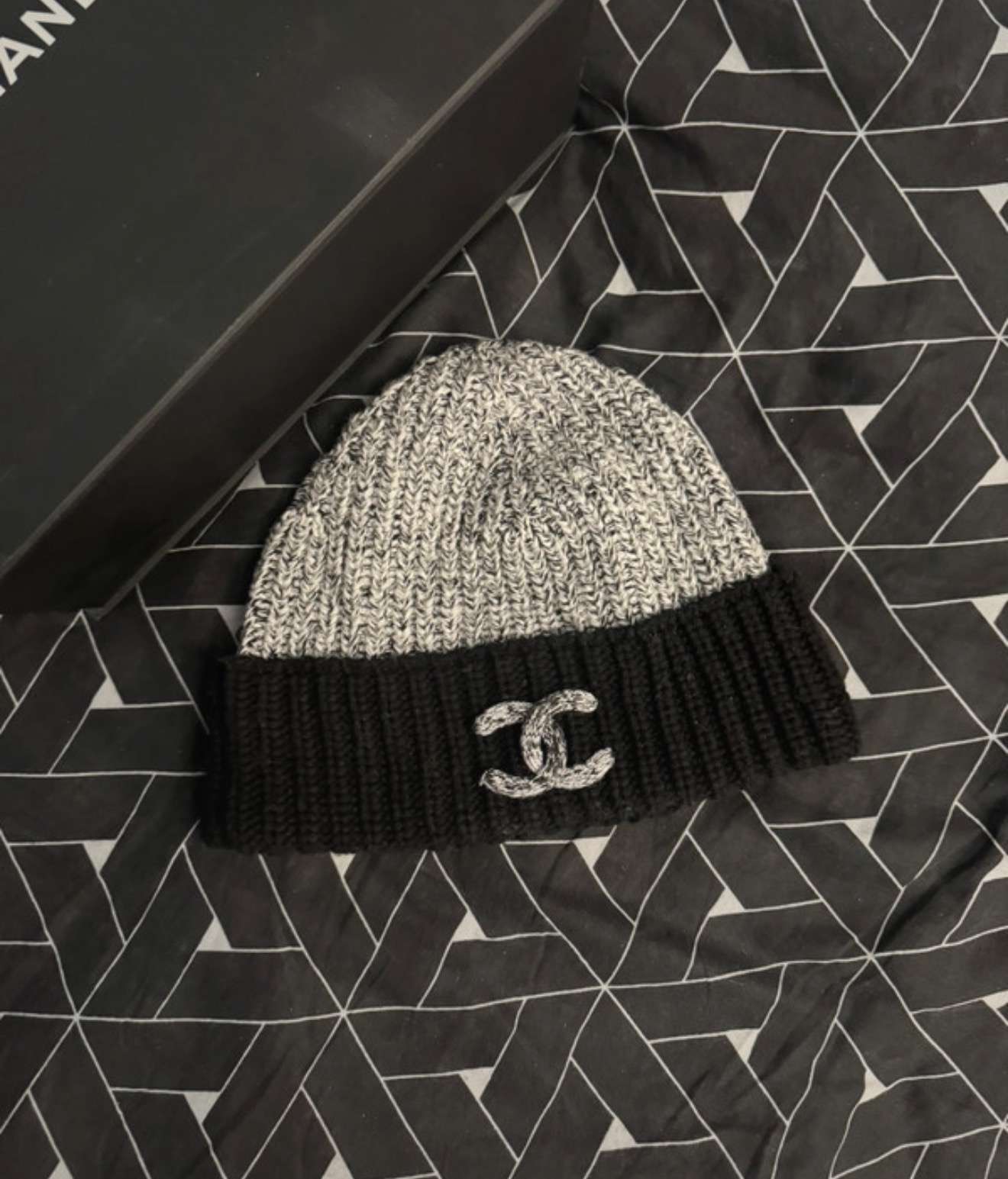 Chanel čiapka