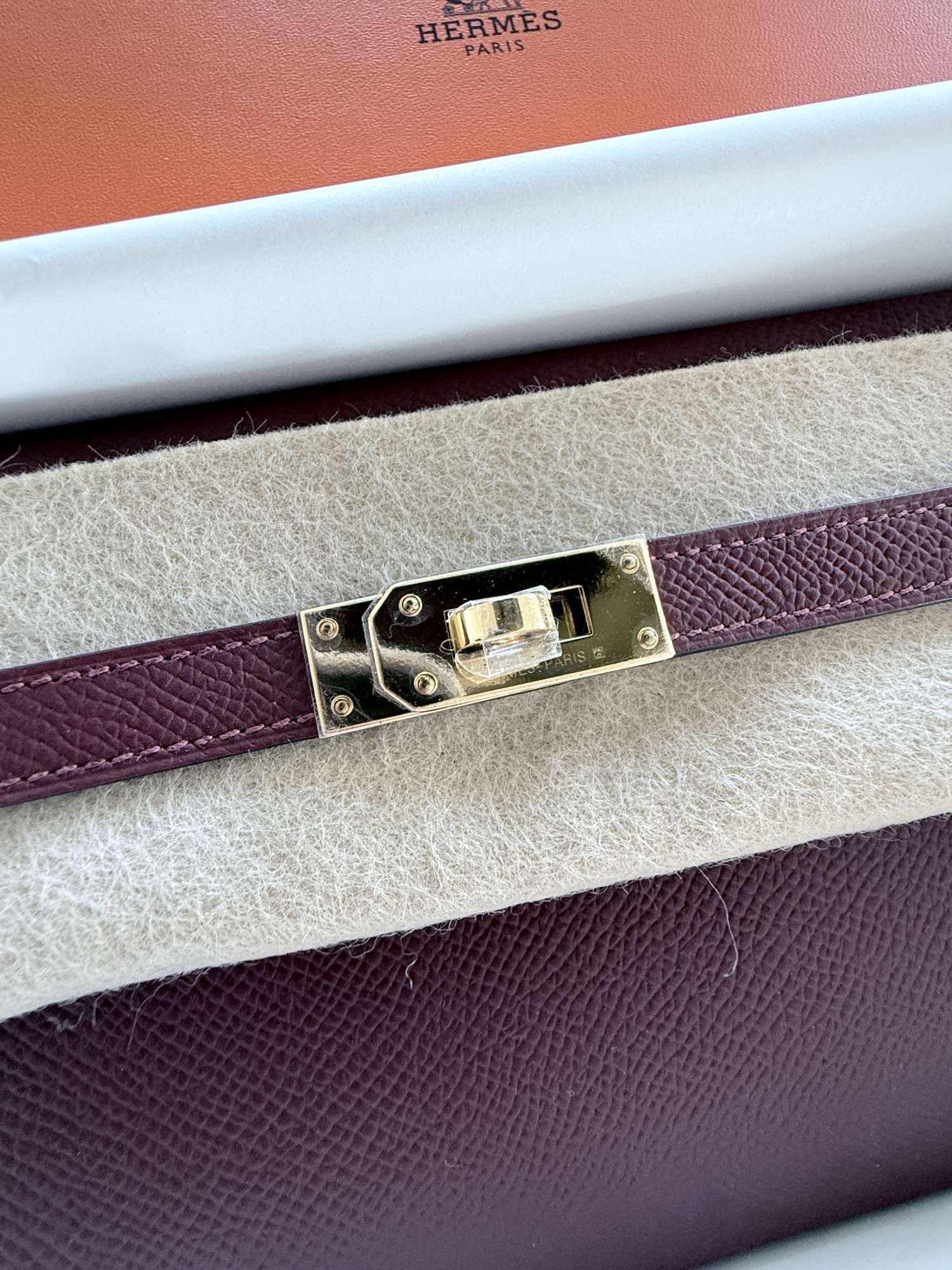 Hermès Kelly To Go KTG Epsom Rouge H Zlatá hardvérová výbava
