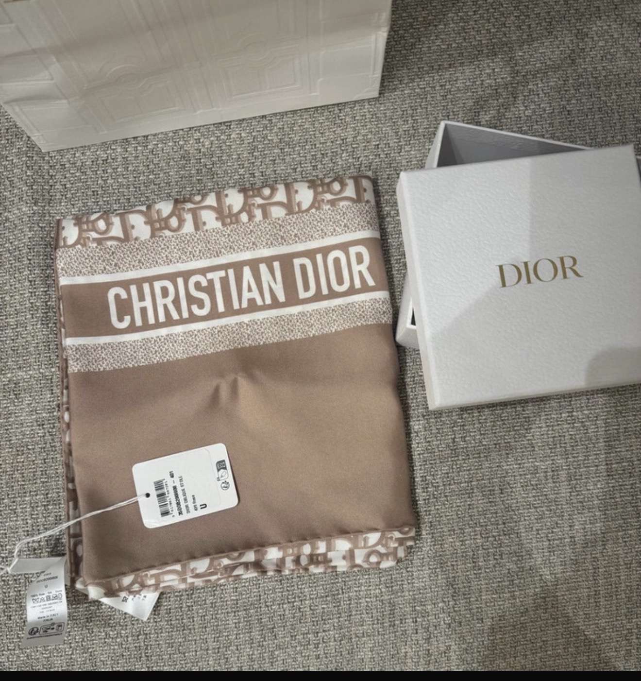 Dior šatka