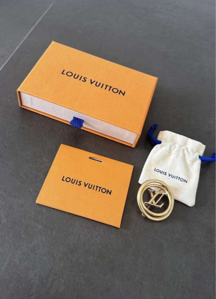 Louis Vuitton brošňa