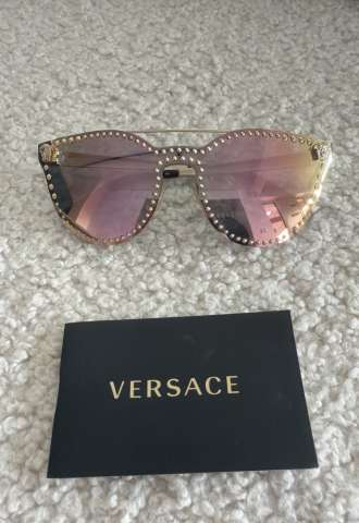 https://www.vipluxury.sk/Versace slnečné okuliare