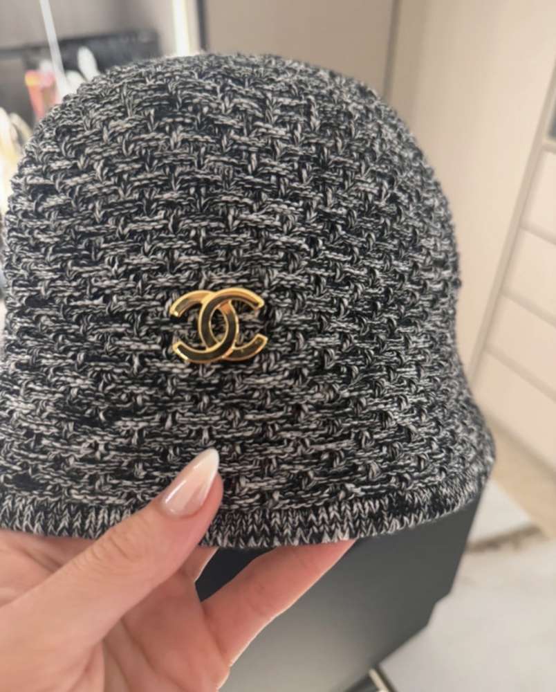 Chanel klobucik