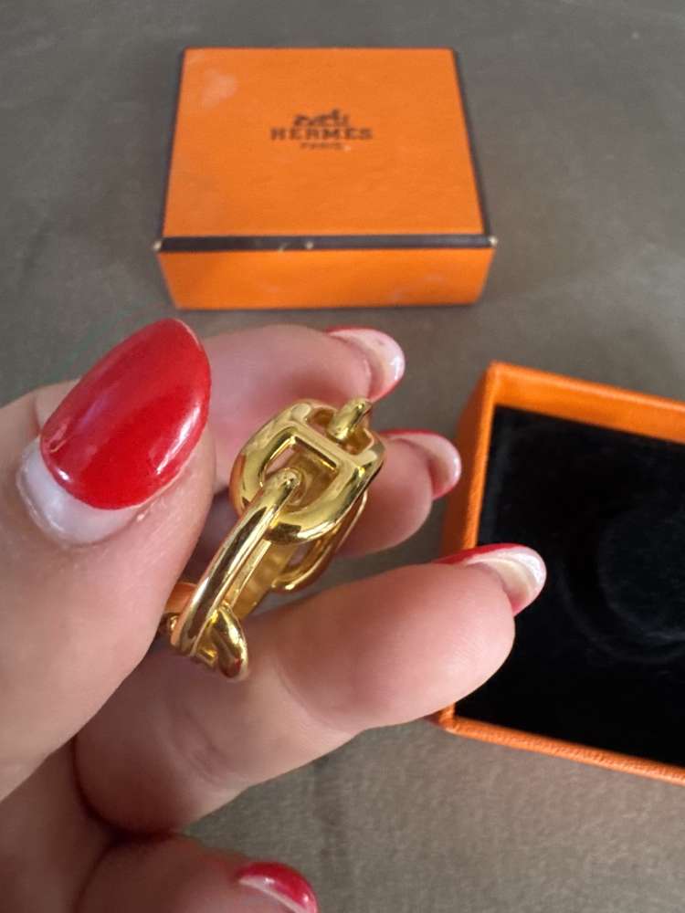 Hermes ring