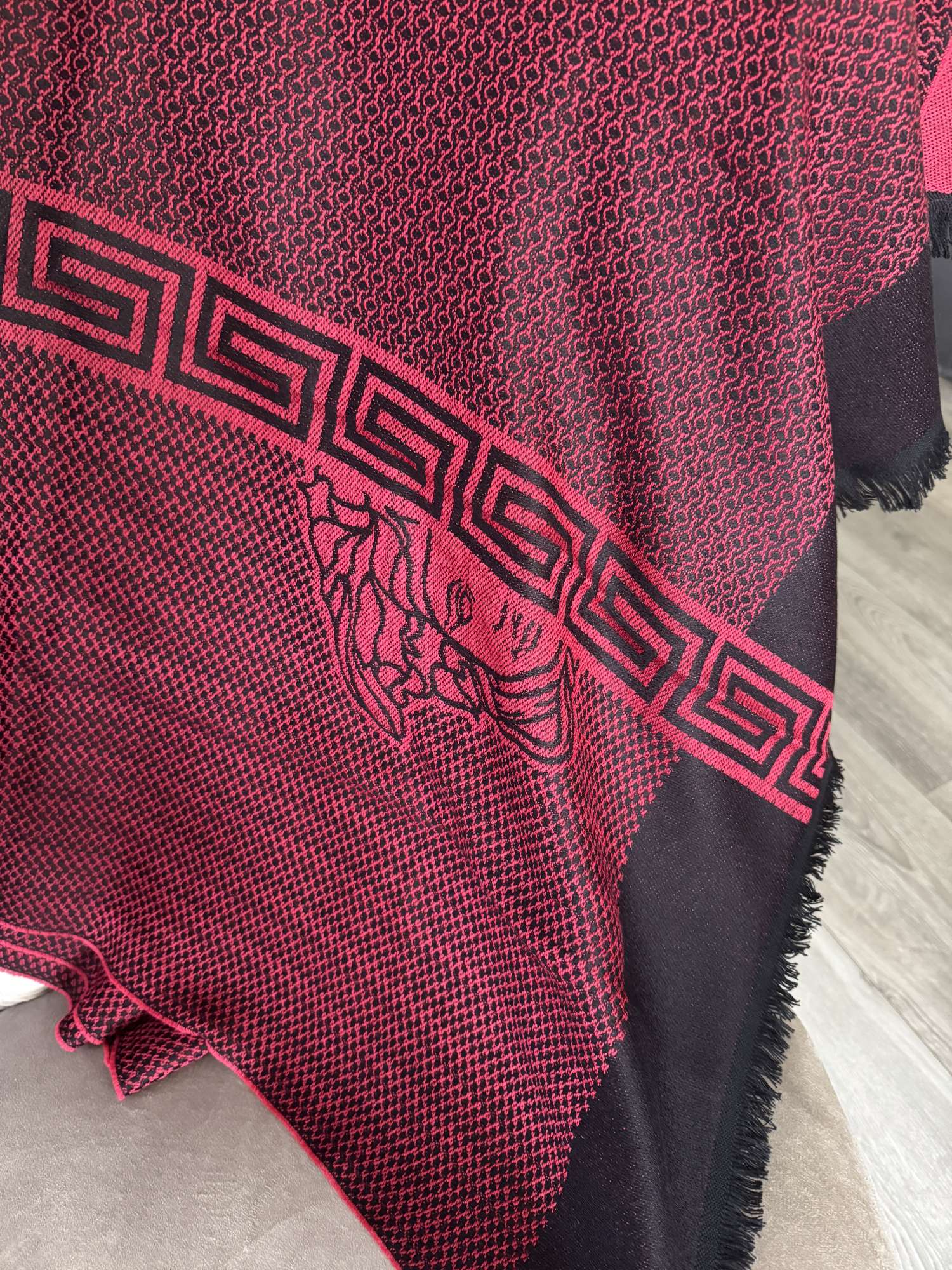 Versace velky kašmírový šátek