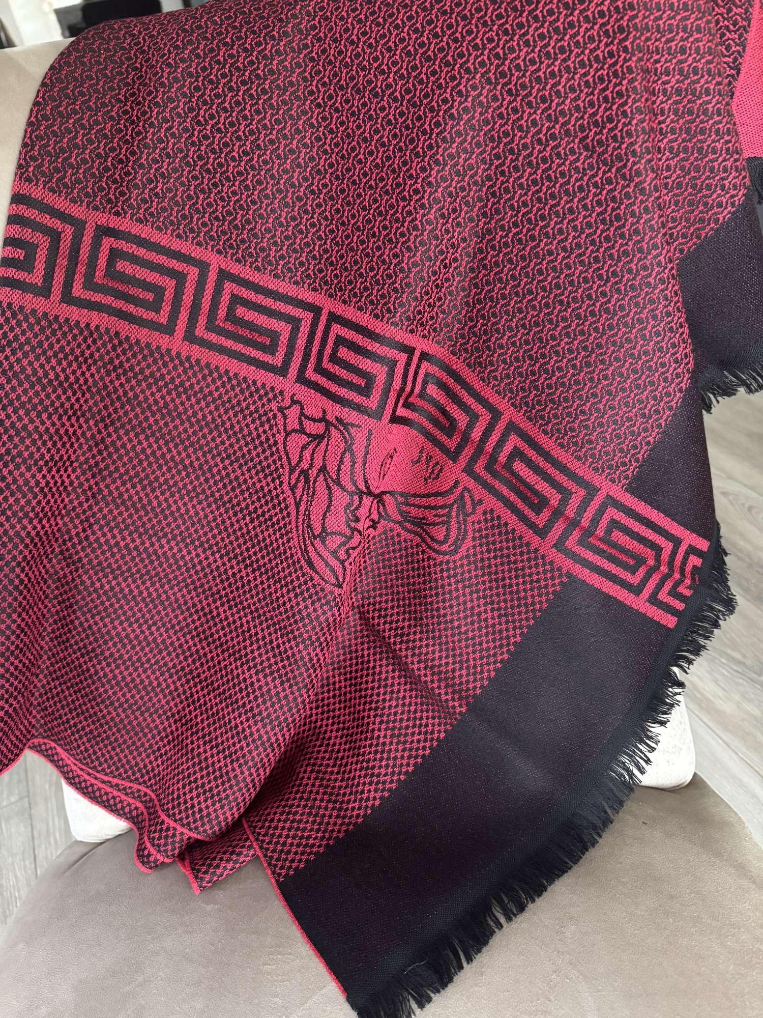 Versace velky kašmírový šátek