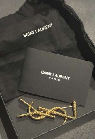 https://www.vipluxury.sk/YSL brošňa 7cm