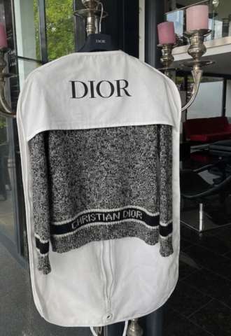 https://www.vipluxury.sk/Dior sveter
