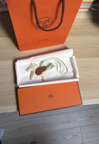 https://www.vipluxury.sk/Hermes Rodeo konik PM