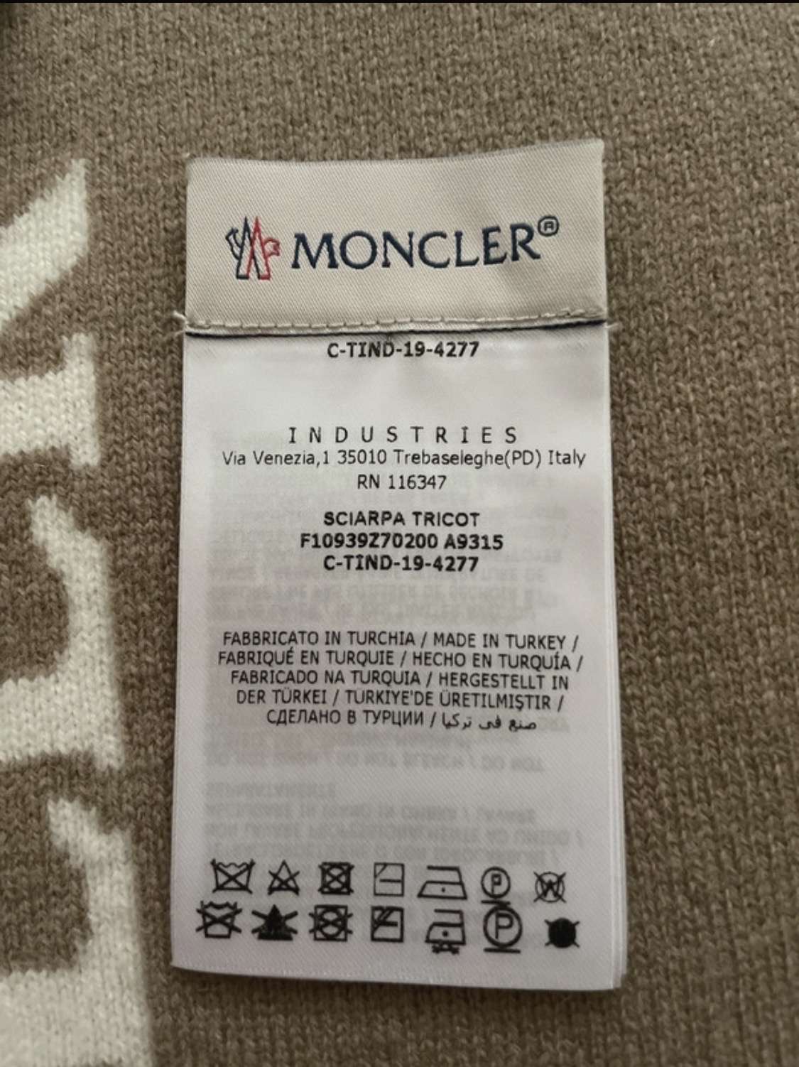 Šál Moncler