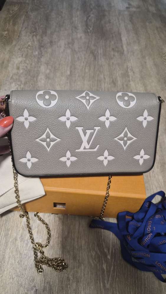 Louis Vuitton Felicie kabelka