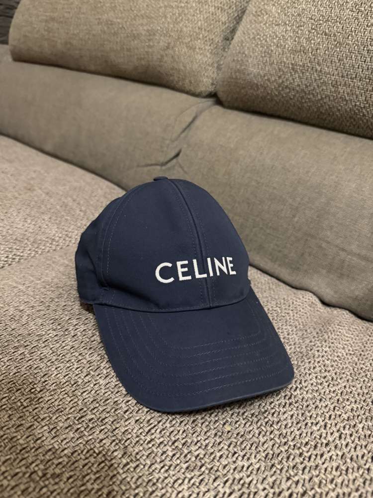 Celine šiltovka